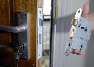 Locksmith Service Baltimore MD Baltimore, MD 410-874-1099 Locksmith Service Baltimore MD Baltimore, MD 410-874-1099 - 6-Locks-Replace